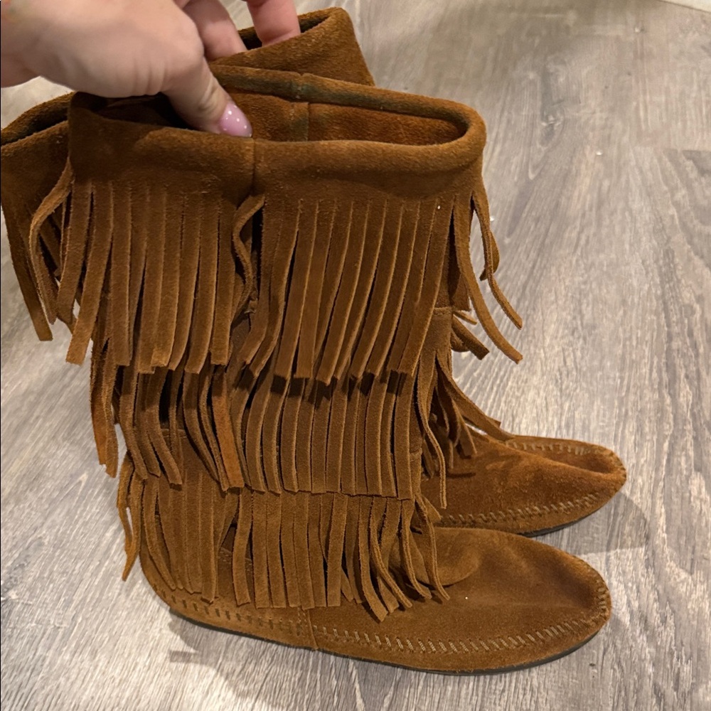 Minnetonka Brown Fringed Moccasin Boots - Picture 4 of 6